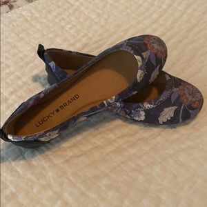 Lucky brand shoe.